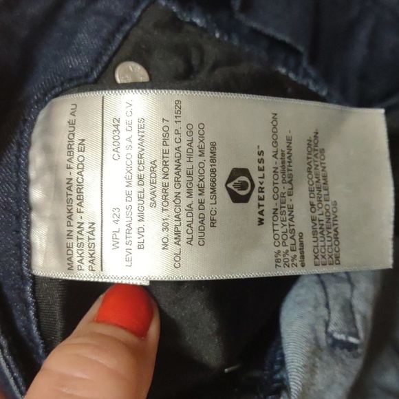 Signature by Levi Strauss Gold Totally Shaping Skinny Jeans Size 8 - Picture 4 of 9